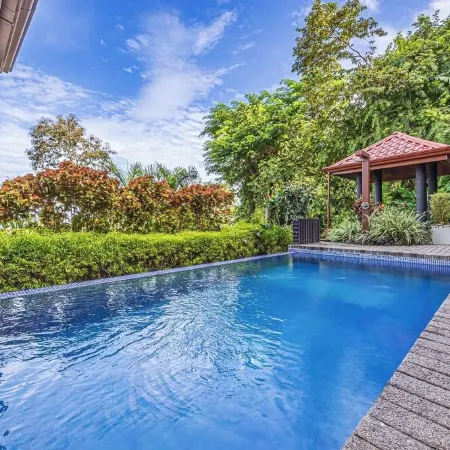 Exotica-All Suite House & Killer Views. On-site Staff-Gated Community-Paved Road