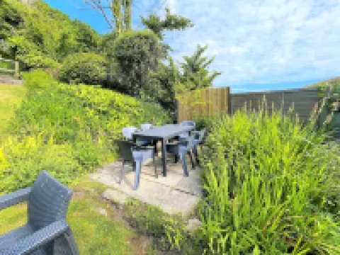 A Thatched Cottage in St Agnes very near the beach, garden, parking for 2 cars.