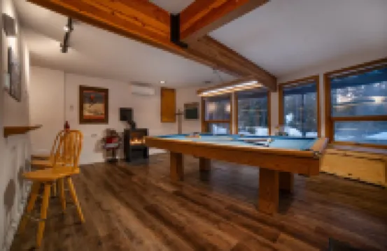 Post & Beam Chalet at Apex Mountain/Hot Tub sleeps 10