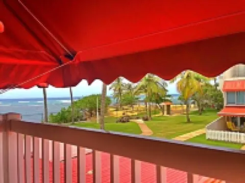 Walk to the Beach!! Solar Powered Fully Renovated Villa!!