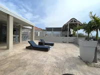 Ruby On The Salina: Pool, Bar & Stunning View - 4 Minutes to Beaches!