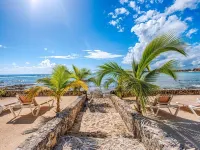 Amazing View Oceanfront with 2 pools, Daily Housekeeping Hotels in Akumal