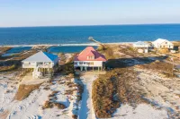 Pool! DOCK! Two Master Bedrooms. Private & public beach access. Sleeps 12