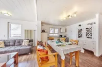 Your holiday happiness - perfect for 6-10 guests