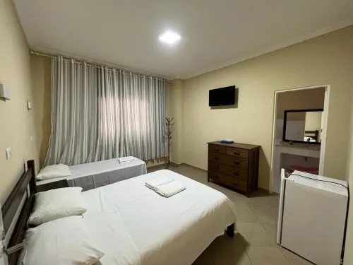 COUNTRY HOUSE (10 suites) W/AR, POOL, ETC.