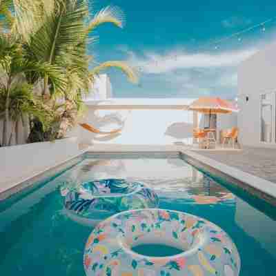 Private villa with pool & gameroom near Eagle Beach Fitness & Recreational Facilities