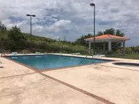 3 Bedrooms Apt. close to main beaches/ attractions