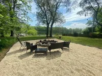 Lakefront on Main Hotels in Elmer