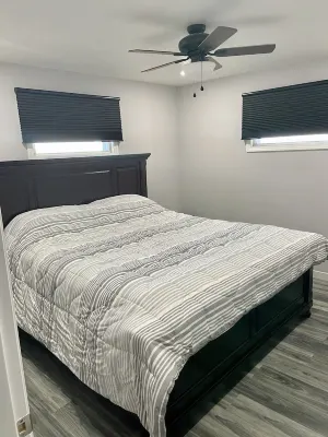 Cozy Cabin Steps from Clear Lake – Perfect for Getaways