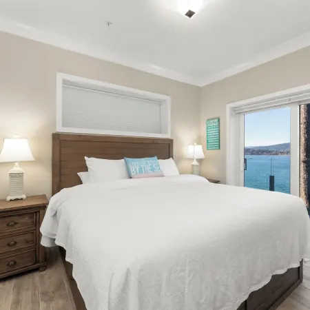 SookePoint Ocean Cottage Resort