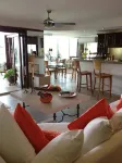 Gorgeous 4 Bedroom/4 Bath on White Sand Swimming Beach