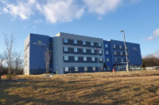 Microtel Inn & Suites by Wyndham Hot Springs Hotels in 