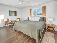 Retro Retreat A 60's Time Capsule 3 Bedroom Home - 4-Star