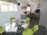 2 Staveley Cottages Hotels in Driffield