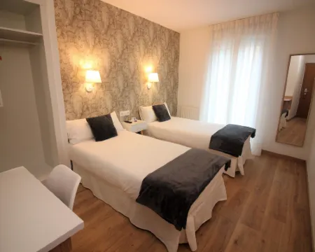 維拉加西亞酒店 維拉加爾西亞·德·阿勞薩酒店