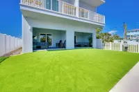 Walk to Beach! Waterfront Hudson Townhome - Boutique