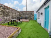 2 College Bounds Hotel a 