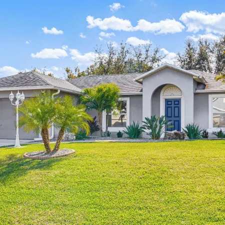 Private Yard & Screened Patio: Sunny Sebastian Gem
