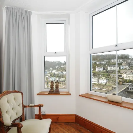 Elmbank Hotels in Looe