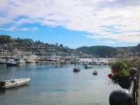 Full Deck Hotels in Dartmouth
