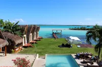 Hotel CasaBakal - A Pie de Laguna - Bacalar - Pools