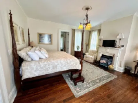 The Wynne House Inn Hotels in Holly Springs