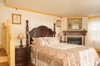 Jonathan Pitney House - balcony