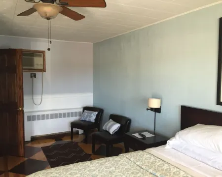 Powhatan Motel Hotels in Bond County