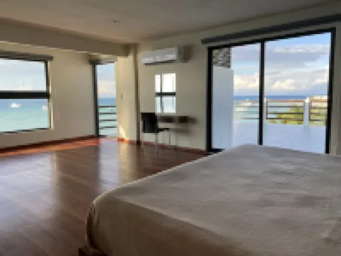 Cuxos Hotel Beachfront - 4-Star