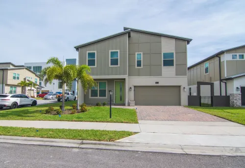 475 Strand Dr - spa