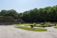 Manoir de Moëllien, the Originals Relais Hotels in Plomodiern
