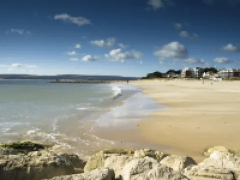 The Canford Poole otelleri