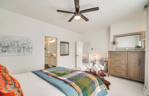 鷹點高爾夫度假屋：泳池通道 + 天井！