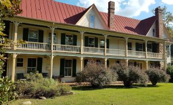 Hummingbird Inn