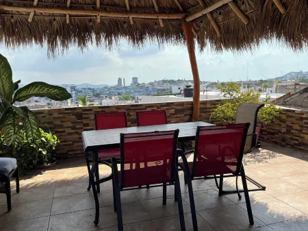 Casa de la Alegria 2 Apartments Отели рядом с достопримечательностью «Old Mazatlan»