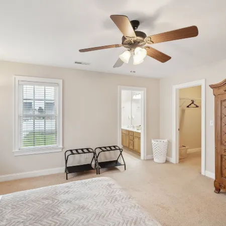 Charming Family Retreat With Spacious Yard 3 Bedroom Home Отели в г. Паскуотанк