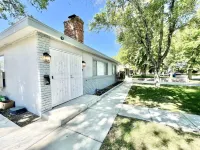 3BR/2BA Near the BLVD - Parking, Laundry, Sleep 10