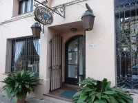 Posada de la Flor Hotels near Colonia Sign