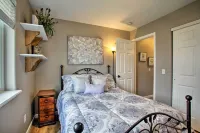 Cozy Getaway w/ Yard & Patio: 4 Mi to Hayden Lake! - 3-Star