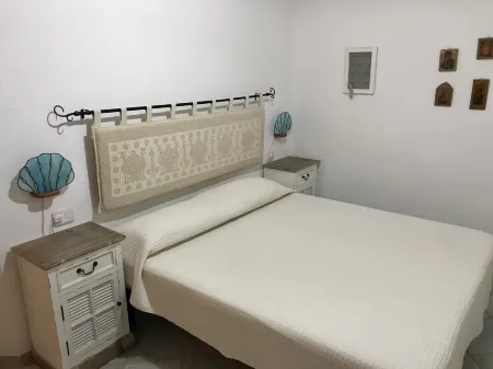 San Teodoro: Villa 4 places near La Cinta beach Отели рядом с достопримечательностью «Parco pubblico con giochi per i bambini»