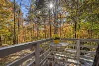 Sky Loft Bryson Studio 1 Mi from Fontana Lake! - Pet friendly