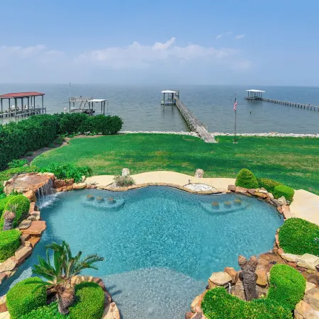 Private Dock and Pier Luxe Villa on Galveston Bay!