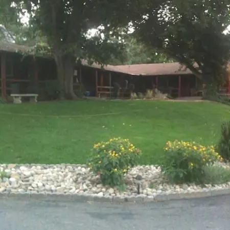Riverview Lodge