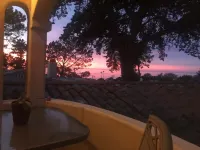 Les Artistes Inn - Ocean View