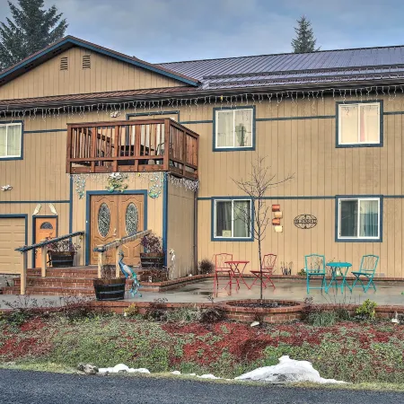 Expansive Getaway ~ 2 Miles to Mendenhall Glacier!