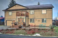 Expansive Getaway ~ 2 Miles to Mendenhall Glacier! - balcon