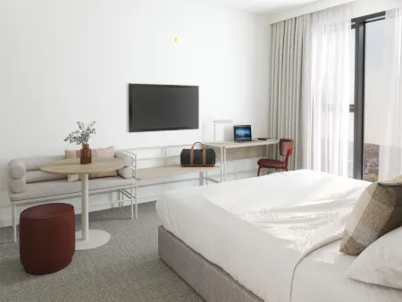 Quest Bairnsdale Отели рядом с достопримечательностью «St Mary's Catholic Church»