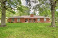 Peaceful Garden City Getaway w/ Grill & Fire Pit - Wifi