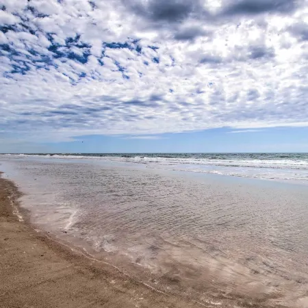 North Topsail Beach Condo w/ Balcony!