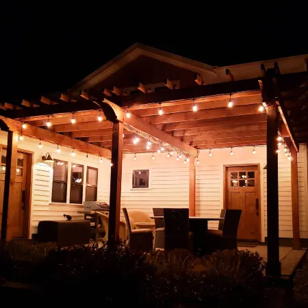 Castle Rock Cottage - Walk to Town!